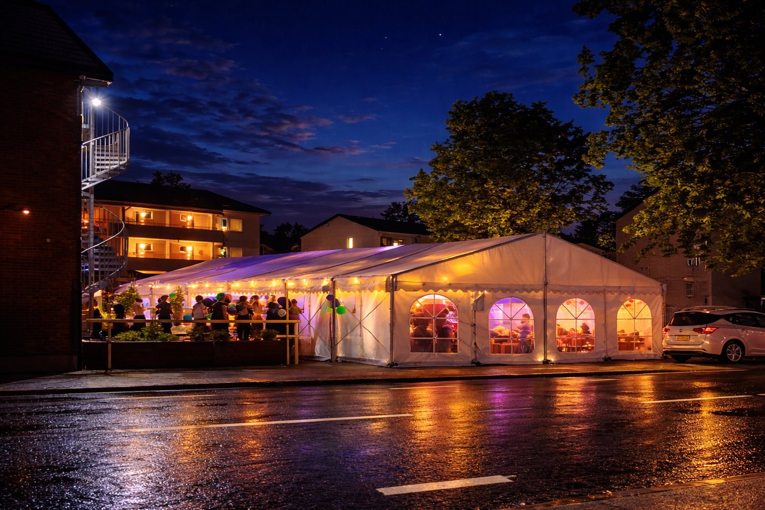 Bild som illustrerar Partytält, buffé, livemusik och dans till midnatt – missa inte detta