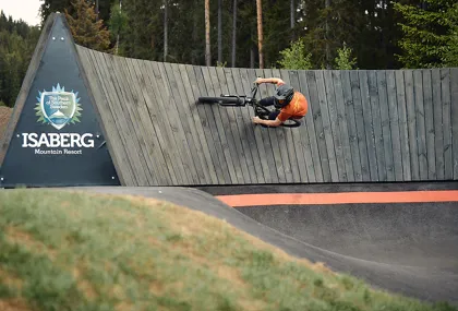 Pump track