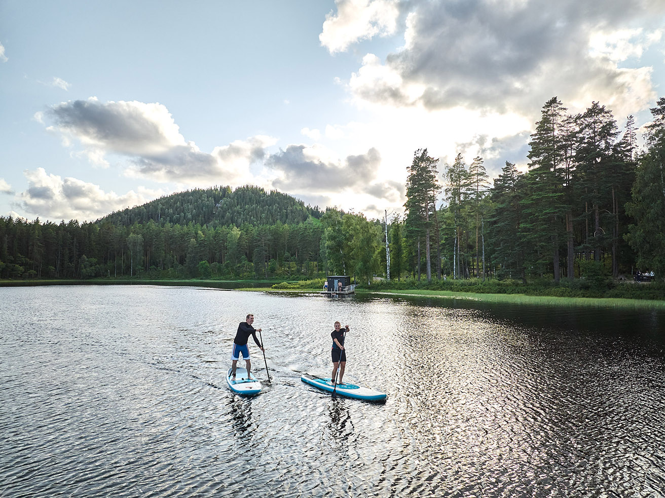 Roliga sjöaktiviteter - SUP & trampbåt