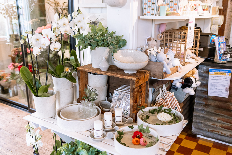 Image illustrating Stationen Blommor I Hestra (1) Kopiera