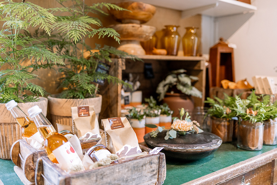 Image illustrating Stationen Blommor I Hestra (5) Kopiera